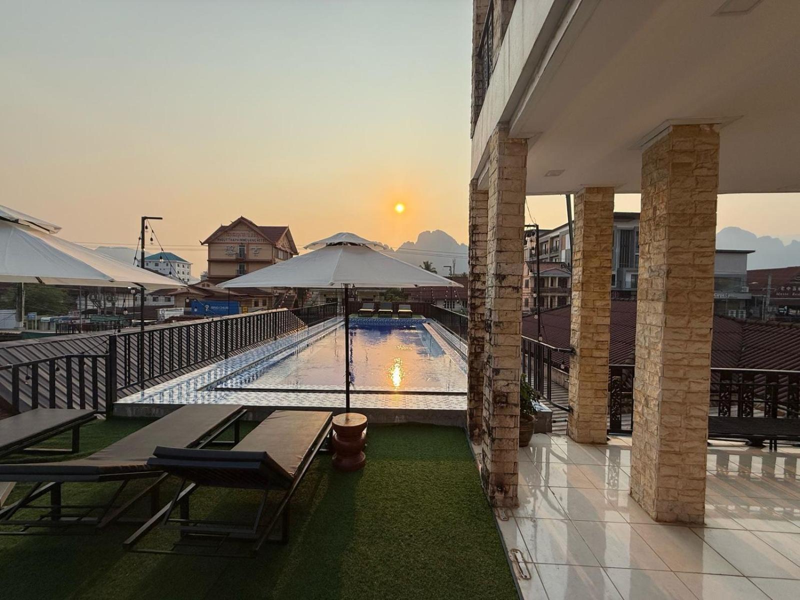 A P S Moutain View Hotel Vang Vieng Esterno foto